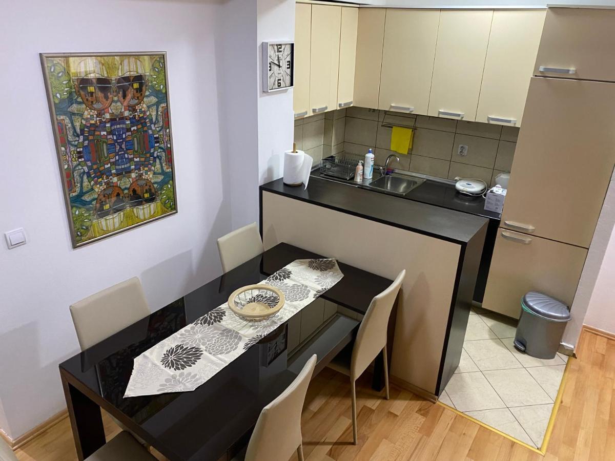 Dona Apartments Скопие Екстериор снимка