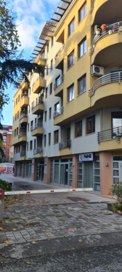 Dona Apartments Скопие Екстериор снимка